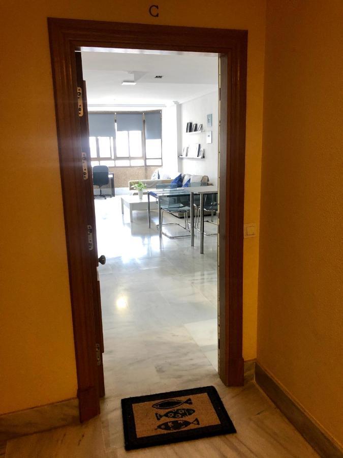 شقة كاديز  في Gatu Loft Trip 1ª Linea De Playa, Wifi, Aire Acc المظهر الخارجي الصورة