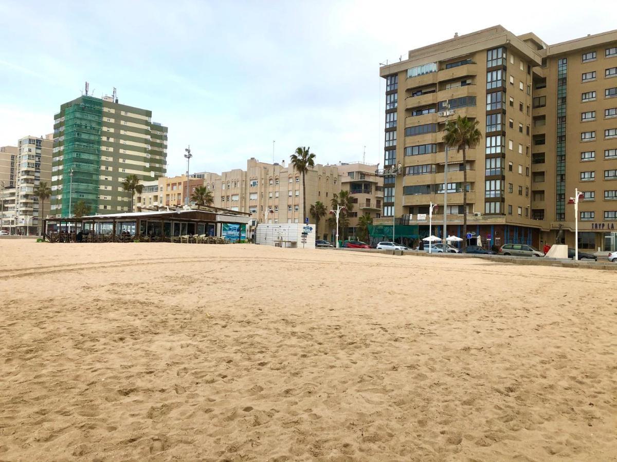 شقة كاديز  في Gatu Loft Trip 1ª Linea De Playa, Wifi, Aire Acc المظهر الخارجي الصورة